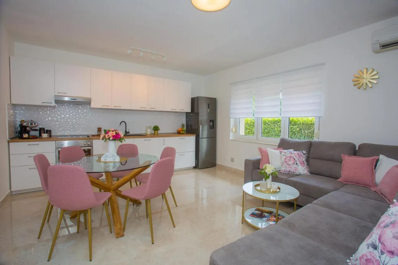 *** Konukevi Luxury Villa Vibrass Split Hırvatistan