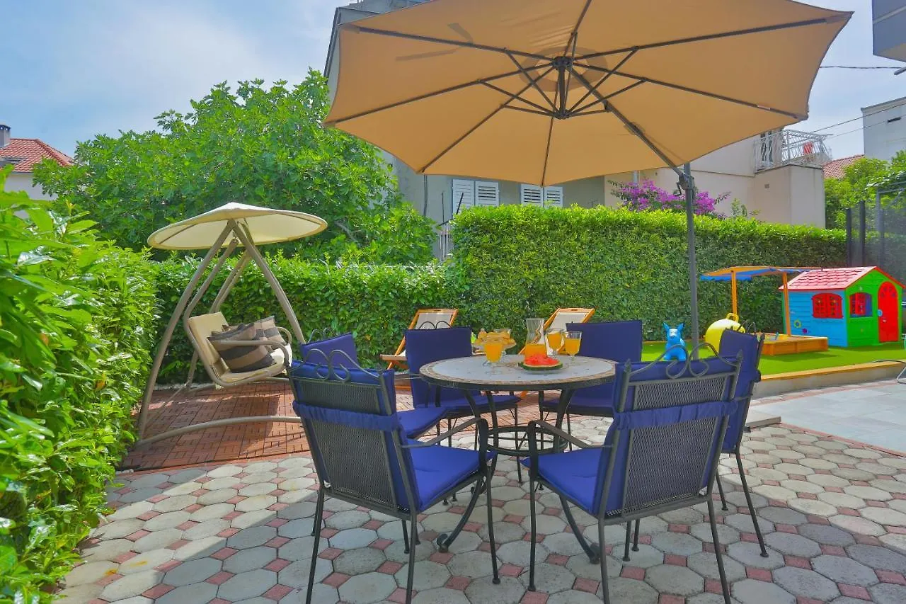 Konukevi Luxury Villa Vibrass Split