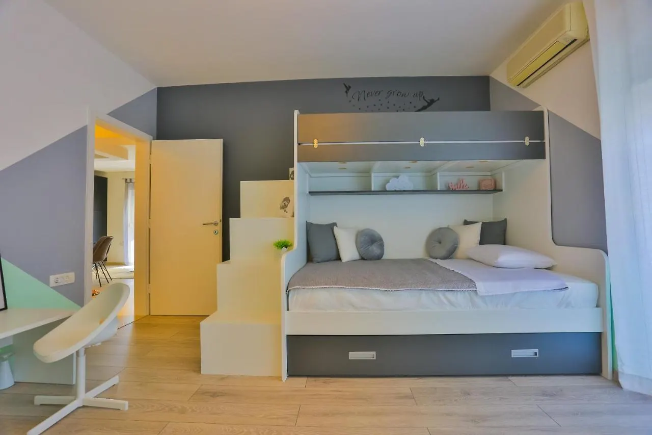 Luxury Villa Vibrass 스플리트 3*,