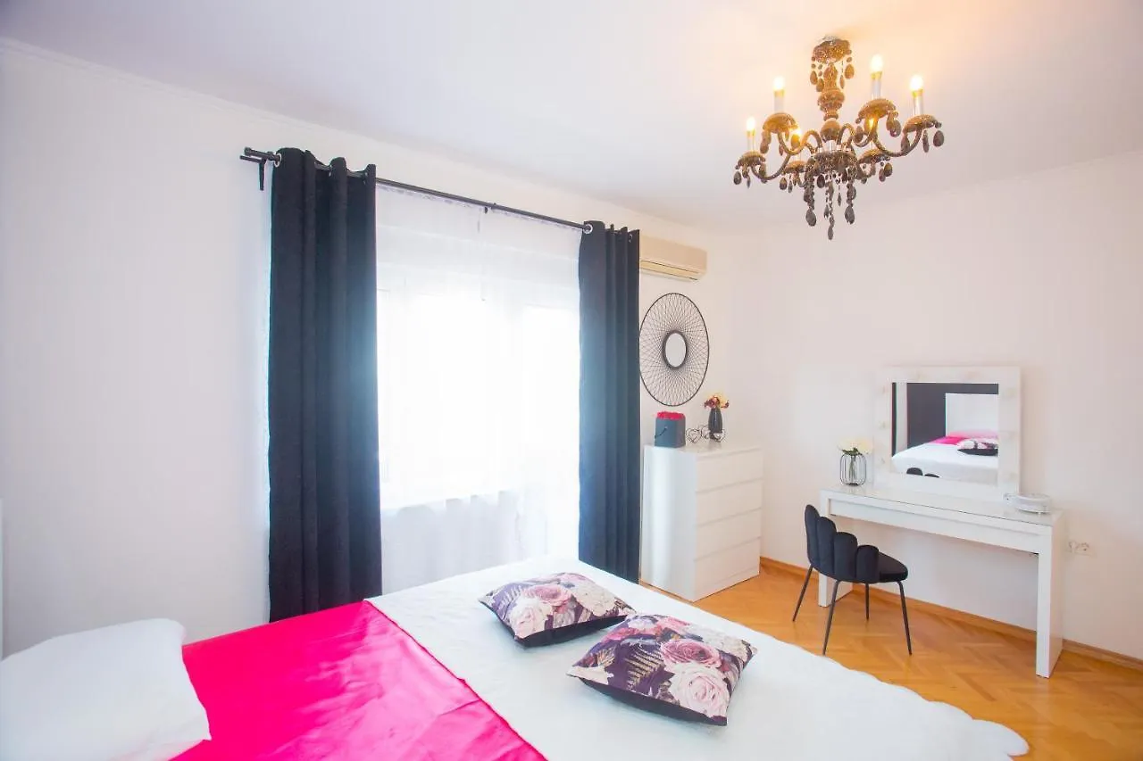 Luxury Villa Vibrass 스플리트 3*,
